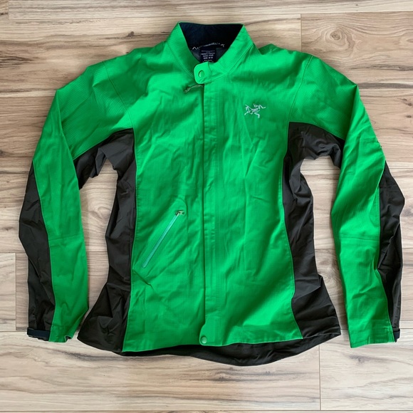 Arc'teryx Jackets & Blazers - Arc’teryx women’s biking jacket size m